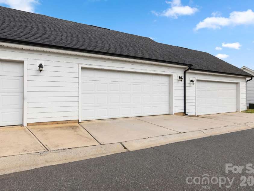 5025 Patton Drive, Gastonia, NC 28056.  MLS# CAR4392818, YatesRealty ID 37596. 