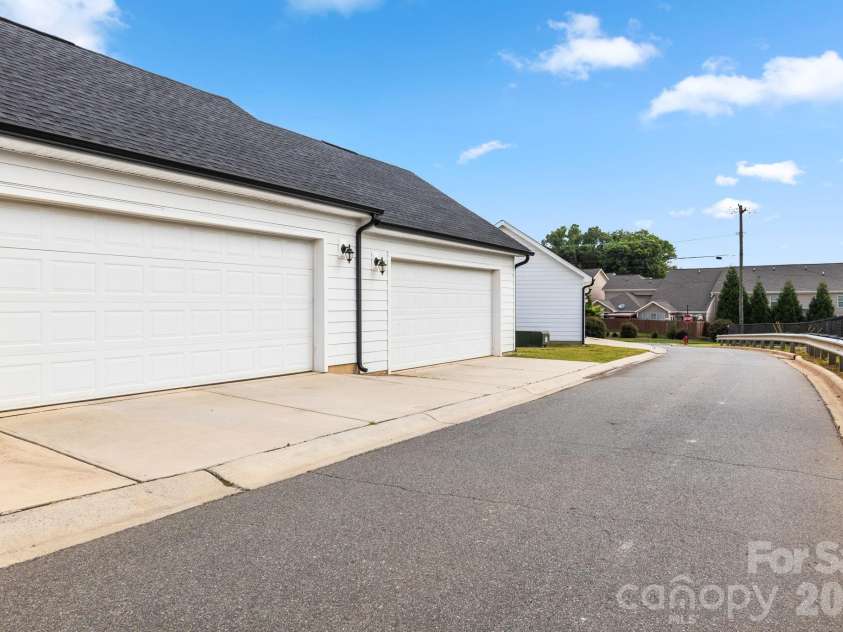 5025 Patton Drive, Gastonia, NC 28056.  MLS# CAR4392818, YatesRealty ID 37596. 
