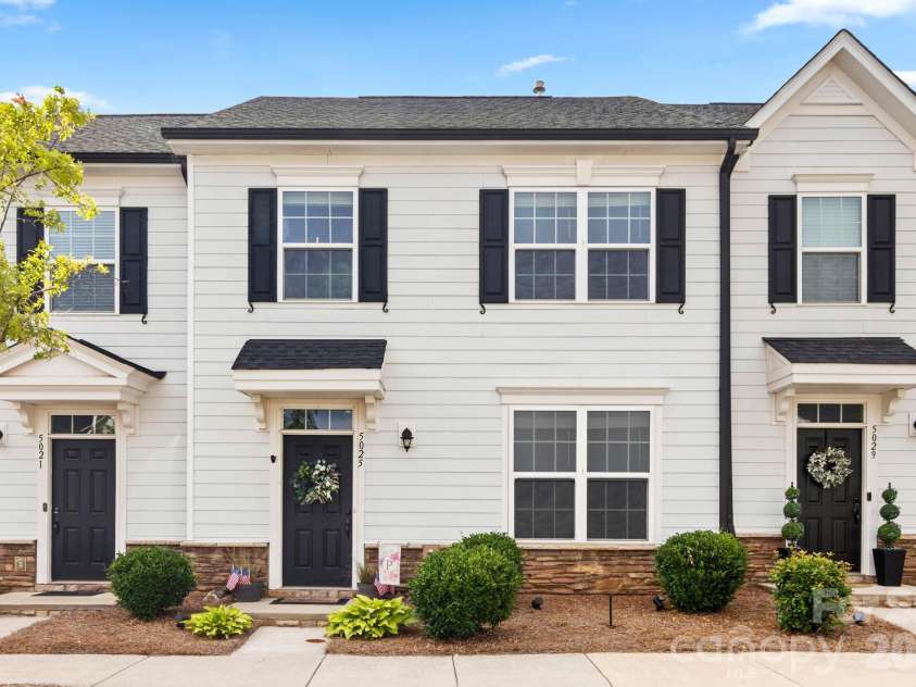 5025 Patton Drive, Gastonia, NC 28056.  MLS# CAR4392818, YatesRealty ID 37596. 