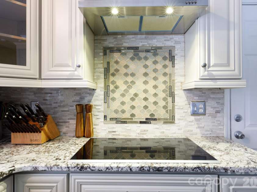3009 Mamoth Oak Drive, Lancaster, SC 29720.  MLS# CAR4393141, YatesRealty ID 37598. 