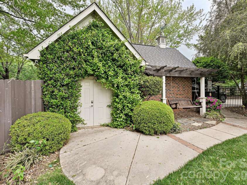 1126 Concord Road, Davidson, NC 28036.  MLS# CAR4395369, YatesRealty ID 37599. 