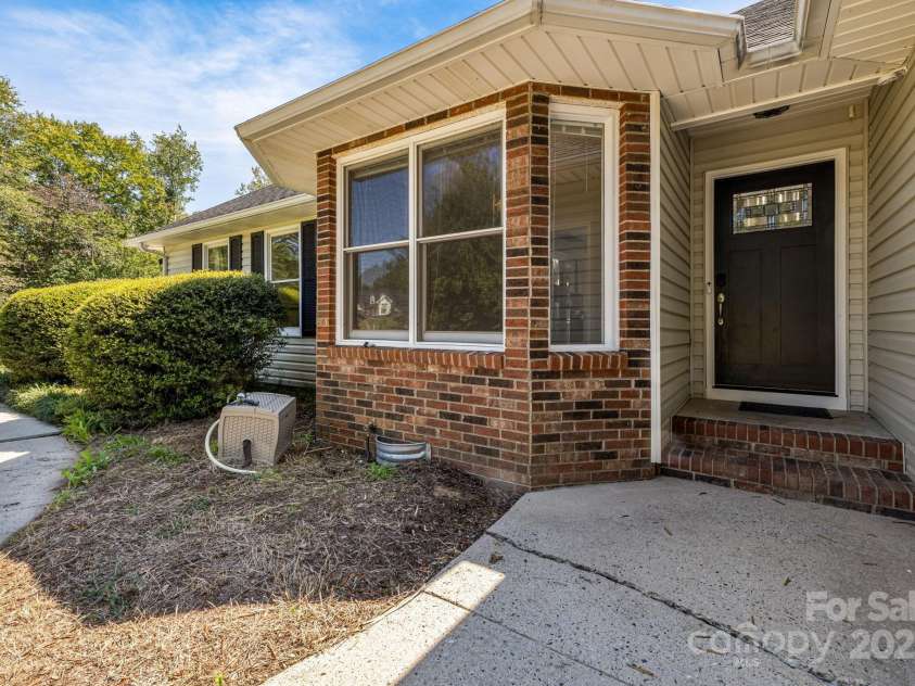 110 Ritchie Drive, Shelby, NC 28152.  MLS# CAR4304548, YatesRealty ID 3760. 