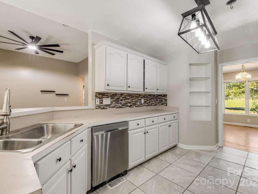 110 Ritchie Drive, Shelby, NC 28152.  MLS# CAR4304548, YatesRealty ID 3760. 