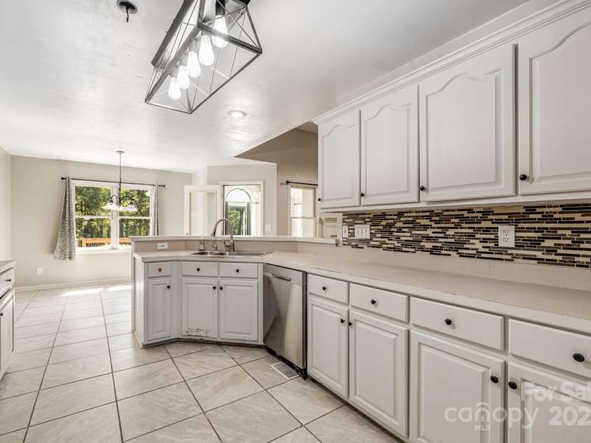 110 Ritchie Drive, Shelby, NC 28152.  MLS# CAR4304548, YatesRealty ID 3760. 