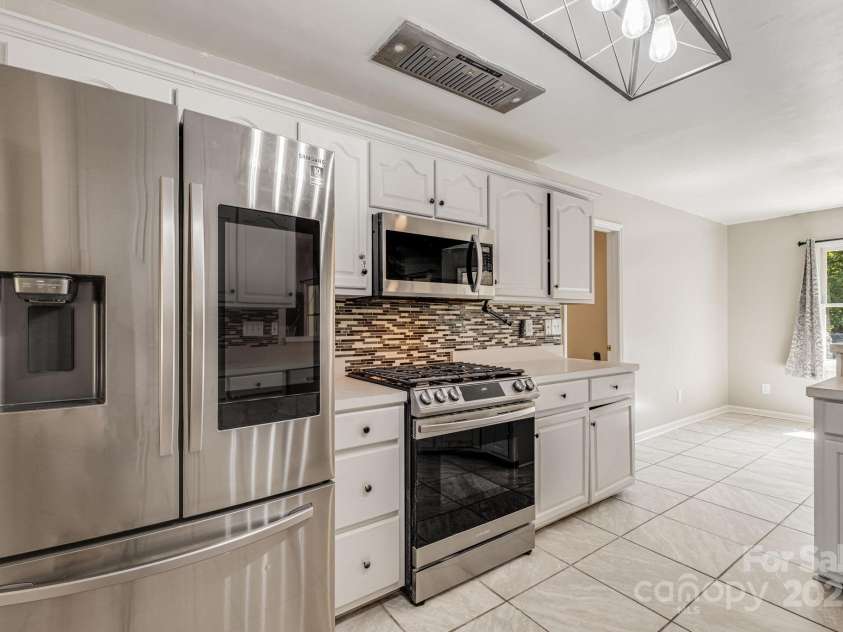 110 Ritchie Drive, Shelby, NC 28152.  MLS# CAR4304548, YatesRealty ID 3760. 