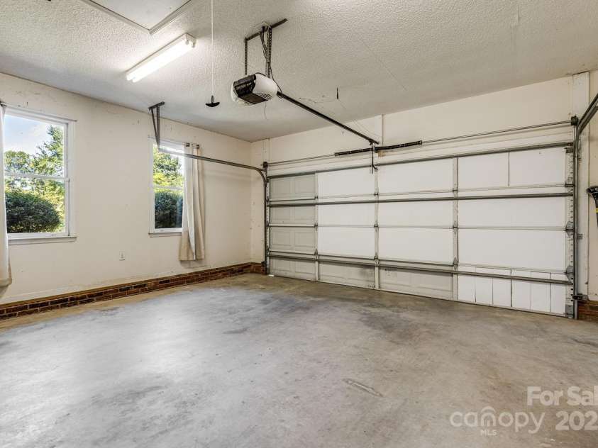 110 Ritchie Drive, Shelby, NC 28152.  MLS# CAR4304548, YatesRealty ID 3760. 