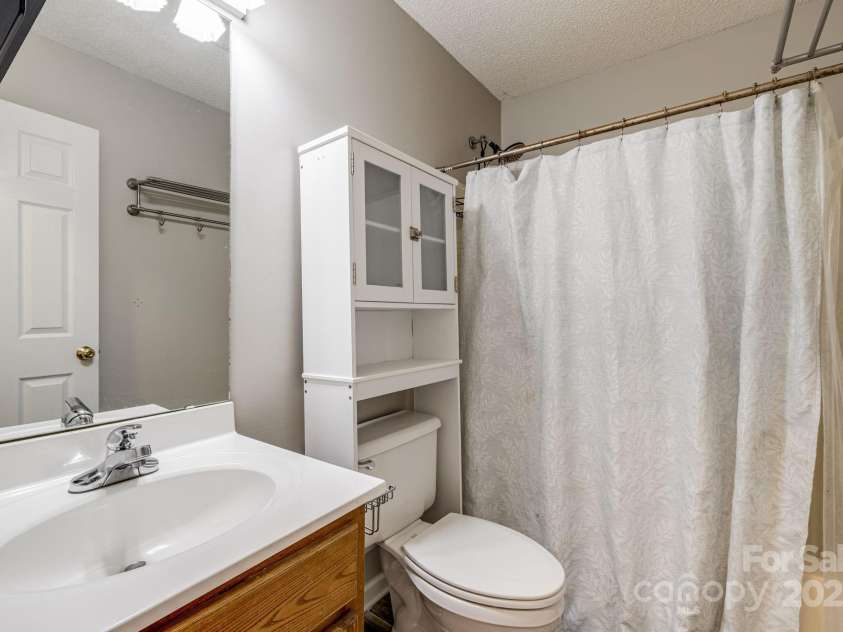 110 Ritchie Drive, Shelby, NC 28152.  MLS# CAR4304548, YatesRealty ID 3760. 