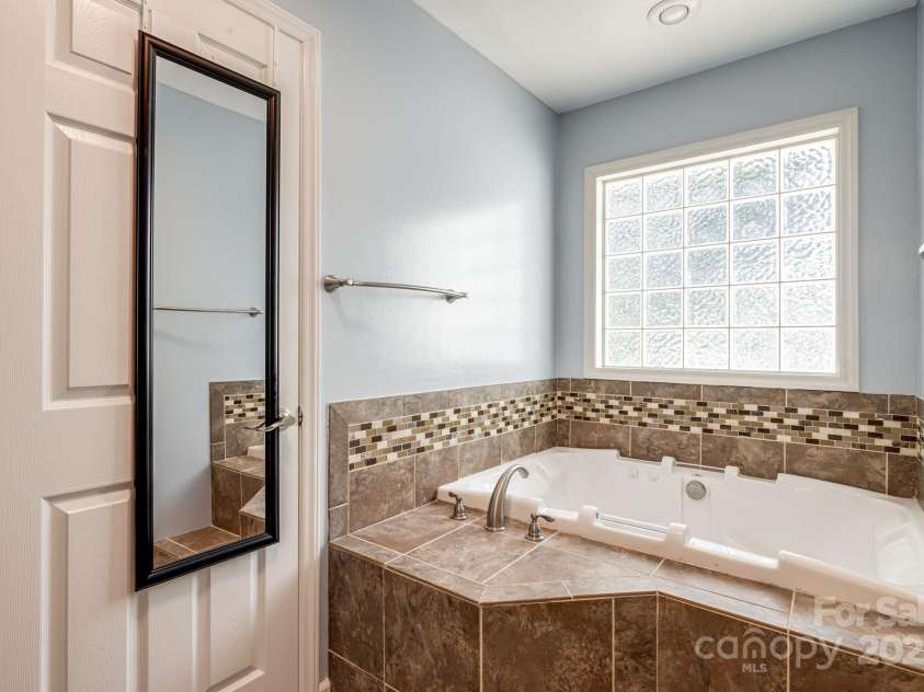 110 Ritchie Drive, Shelby, NC 28152.  MLS# CAR4304548, YatesRealty ID 3760. 