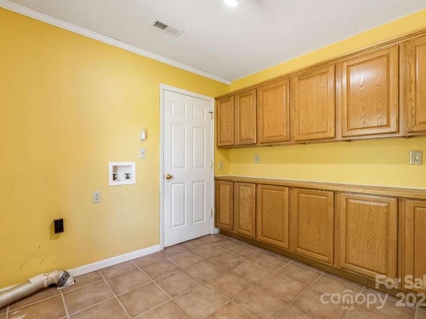 110 Ritchie Drive, Shelby, NC 28152.  MLS# CAR4304548, YatesRealty ID 3760. 