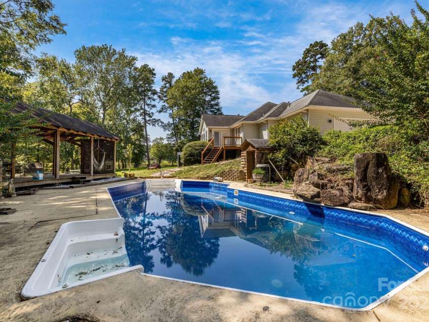 110 Ritchie Drive, Shelby, NC 28152.  MLS# CAR4304548, YatesRealty ID 3760. 