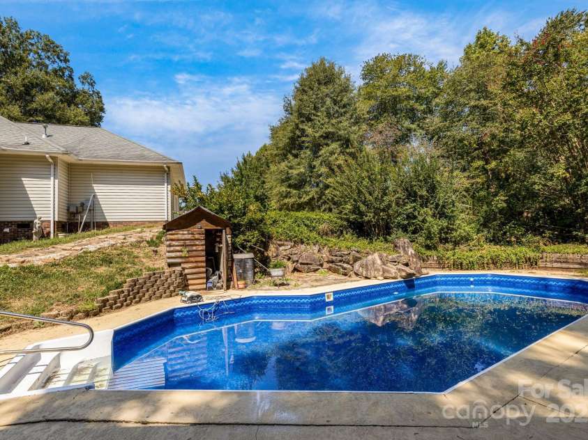 110 Ritchie Drive, Shelby, NC 28152.  MLS# CAR4304548, YatesRealty ID 3760. 