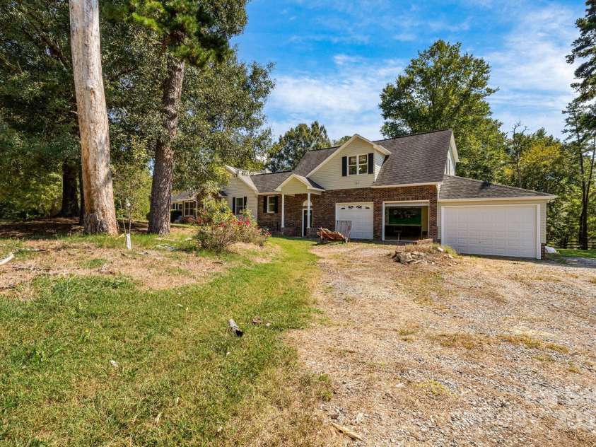 110 Ritchie Drive, Shelby, NC 28152.  MLS# CAR4304548, YatesRealty ID 3760. 
