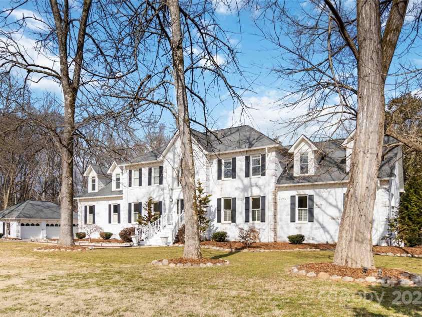 4001 Carmel Acres Drive, Charlotte, NC 28226.  MLS# CAR4256527, YatesRealty ID 3760. 