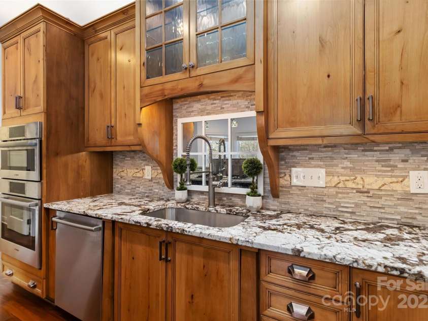 4001 Carmel Acres Drive, Charlotte, NC 28226.  MLS# CAR4256527, YatesRealty ID 3760. 