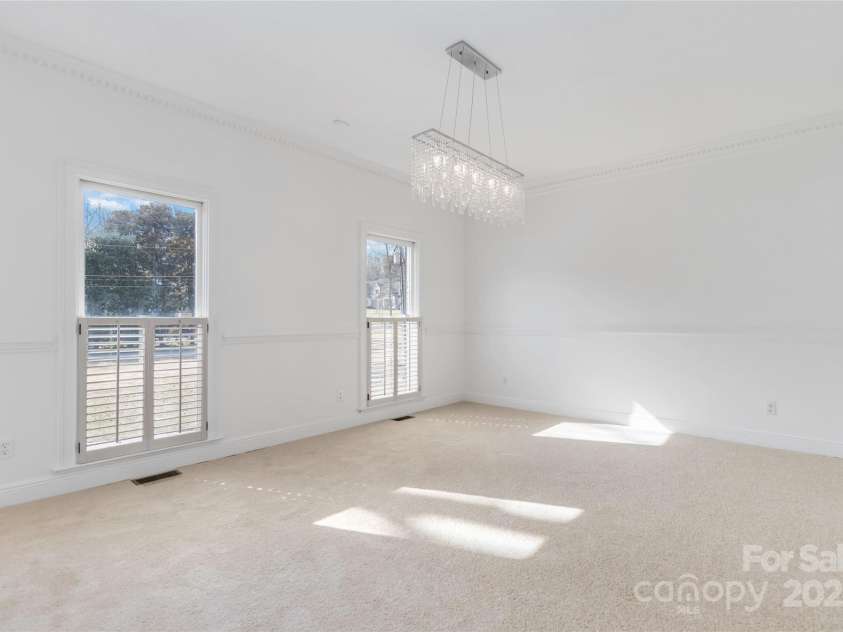 4001 Carmel Acres Drive, Charlotte, NC 28226.  MLS# CAR4256527, YatesRealty ID 3760. Dining room