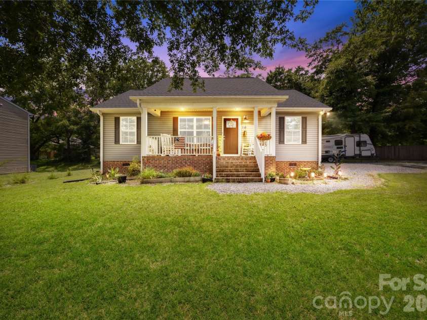 210 6th Street, Cherryville, NC 28021.  MLS# CAR4392964, YatesRealty ID 37600. Front of House 2
