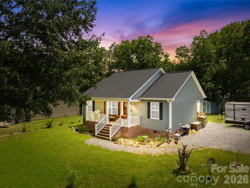 210 6th Street, Cherryville, NC 28021.  MLS# CAR4392964, YatesRealty ID 37600. Front Yard