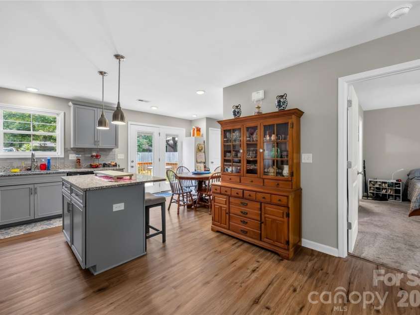 210 6th Street, Cherryville, NC 28021.  MLS# CAR4392964, YatesRealty ID 37600. Kitchen Island