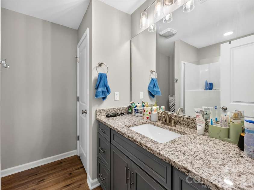 210 6th Street, Cherryville, NC 28021.  MLS# CAR4392964, YatesRealty ID 37600. Second Bathroom
