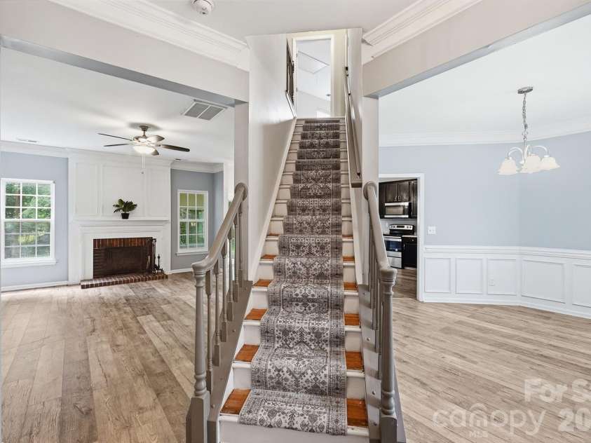 9021 Cedar Run Way, Charlotte, NC 28273.  MLS# CAR4389601, YatesRealty ID 37601. 