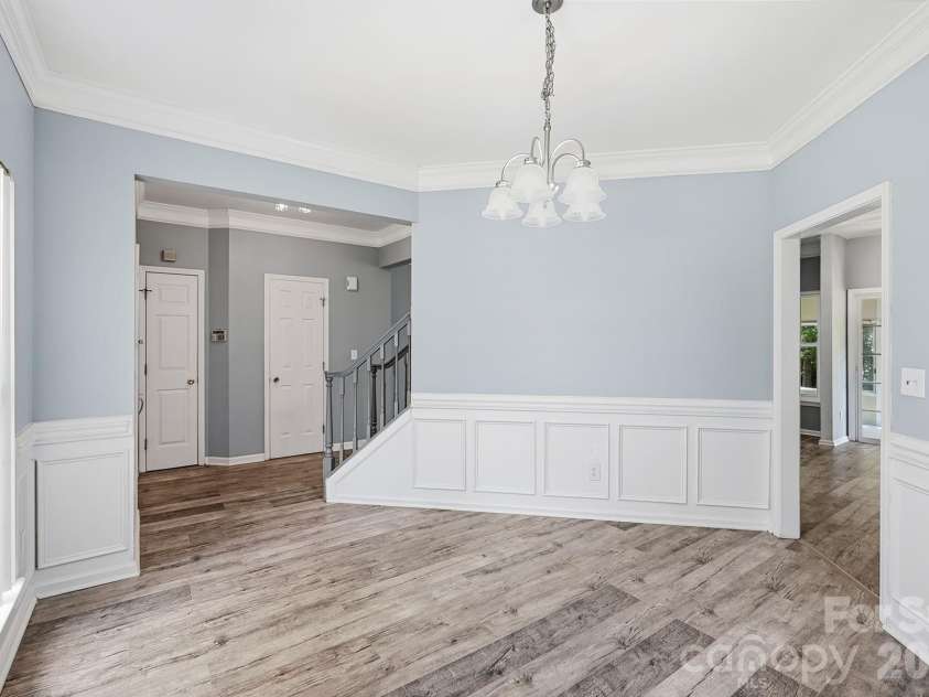 9021 Cedar Run Way, Charlotte, NC 28273.  MLS# CAR4389601, YatesRealty ID 37601. 