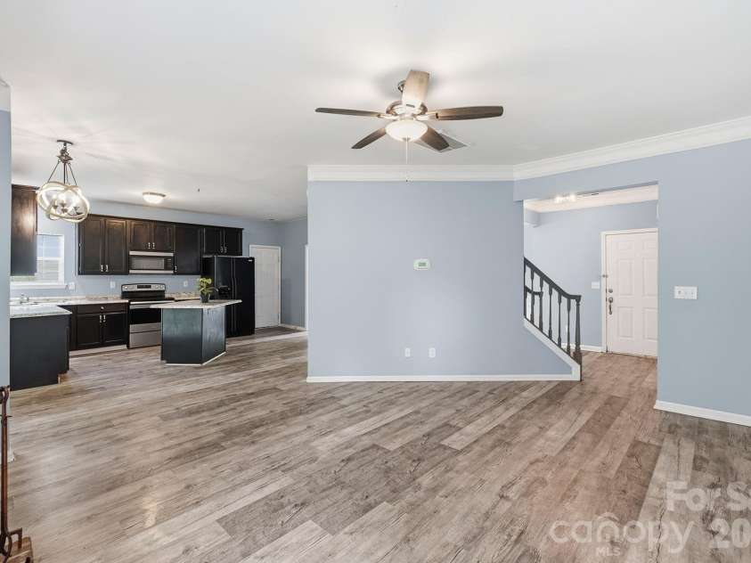 9021 Cedar Run Way, Charlotte, NC 28273.  MLS# CAR4389601, YatesRealty ID 37601. 