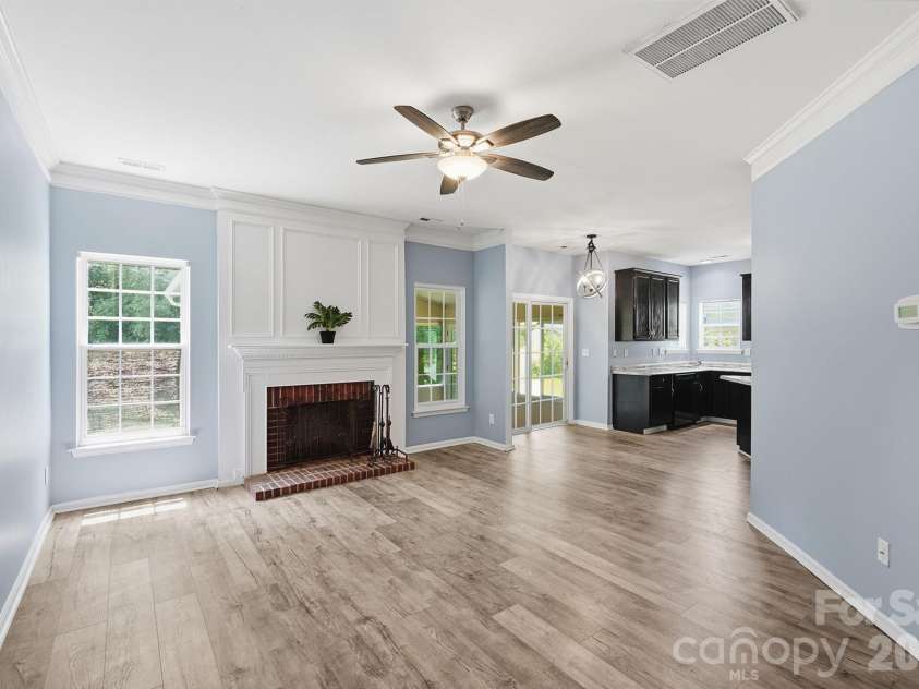 9021 Cedar Run Way, Charlotte, NC 28273.  MLS# CAR4389601, YatesRealty ID 37601. 