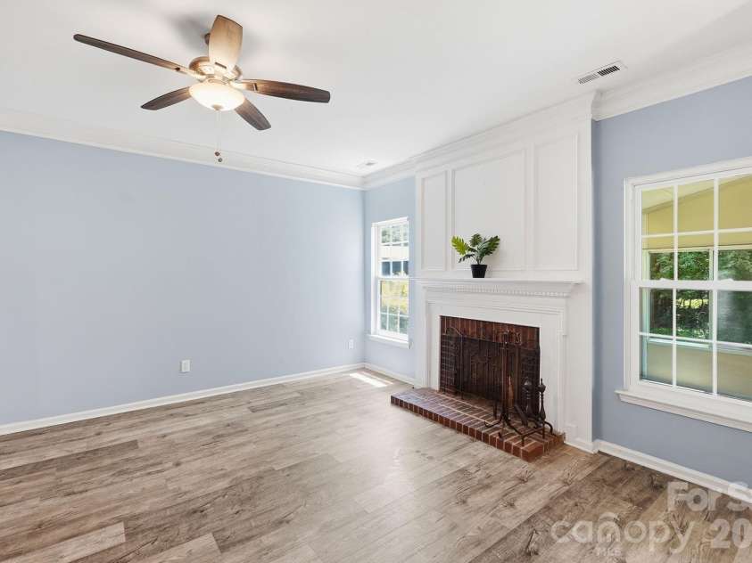 9021 Cedar Run Way, Charlotte, NC 28273.  MLS# CAR4389601, YatesRealty ID 37601. 