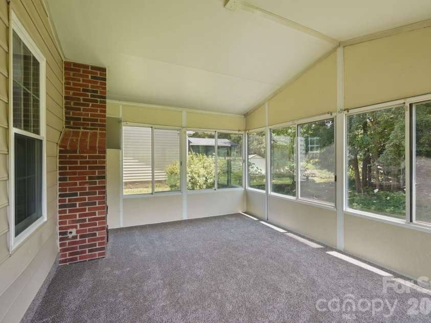 9021 Cedar Run Way, Charlotte, NC 28273.  MLS# CAR4389601, YatesRealty ID 37601. 