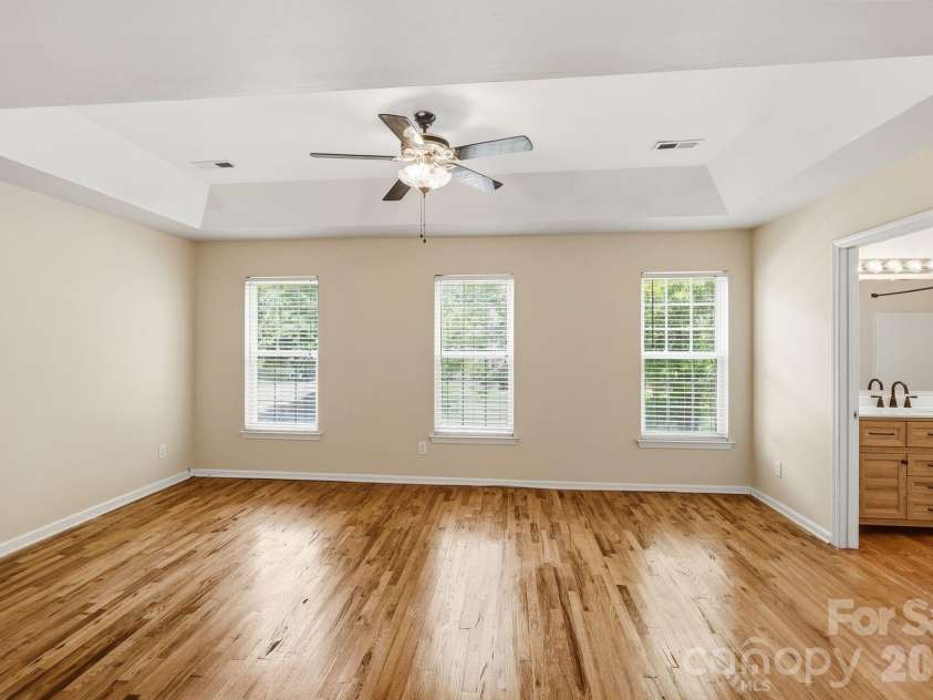 9021 Cedar Run Way, Charlotte, NC 28273.  MLS# CAR4389601, YatesRealty ID 37601. 