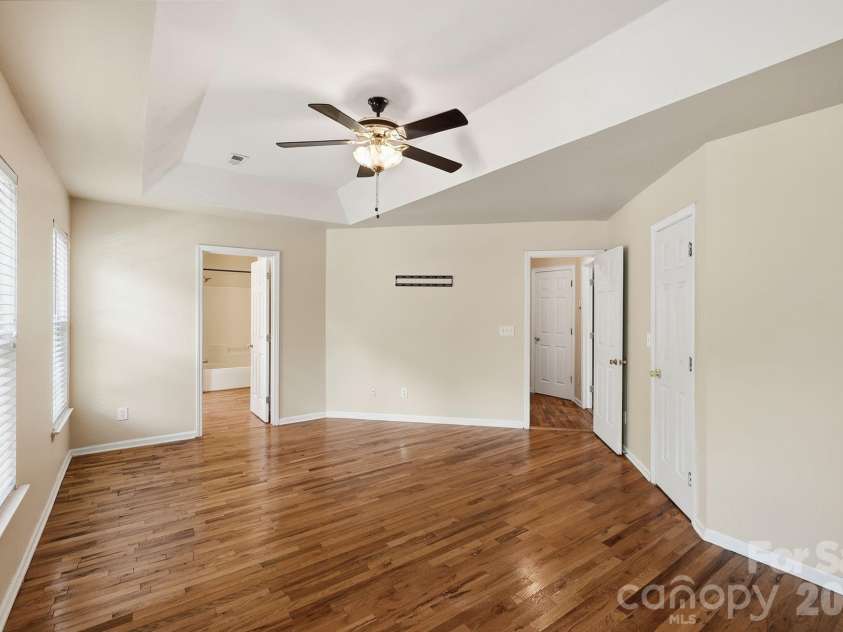 9021 Cedar Run Way, Charlotte, NC 28273.  MLS# CAR4389601, YatesRealty ID 37601. 