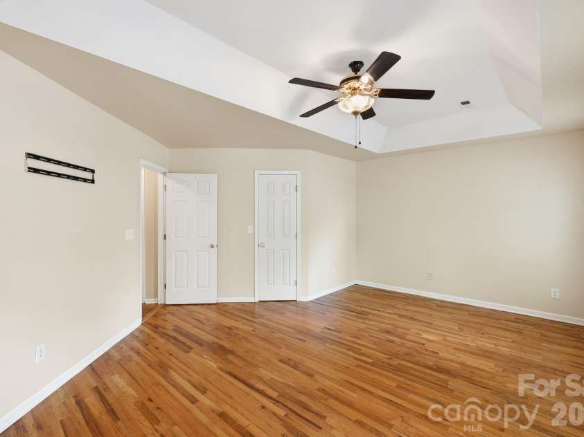 9021 Cedar Run Way, Charlotte, NC 28273.  MLS# CAR4389601, YatesRealty ID 37601. 