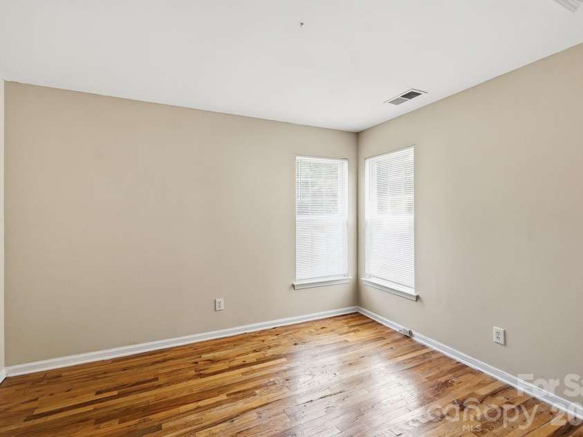 9021 Cedar Run Way, Charlotte, NC 28273.  MLS# CAR4389601, YatesRealty ID 37601. 