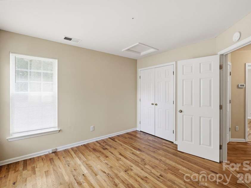 9021 Cedar Run Way, Charlotte, NC 28273.  MLS# CAR4389601, YatesRealty ID 37601. 