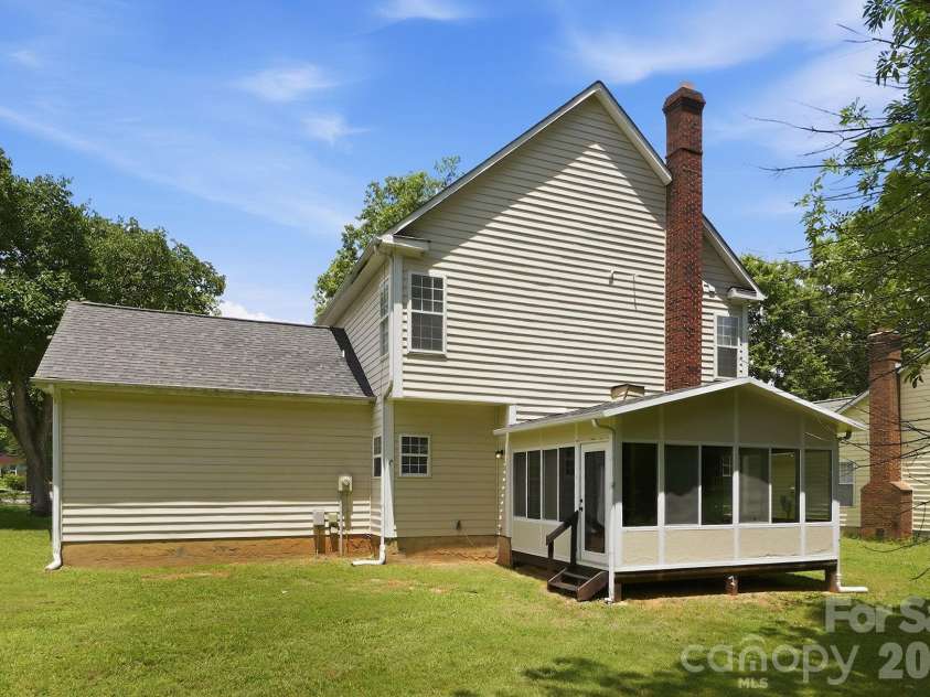 9021 Cedar Run Way, Charlotte, NC 28273.  MLS# CAR4389601, YatesRealty ID 37601. 