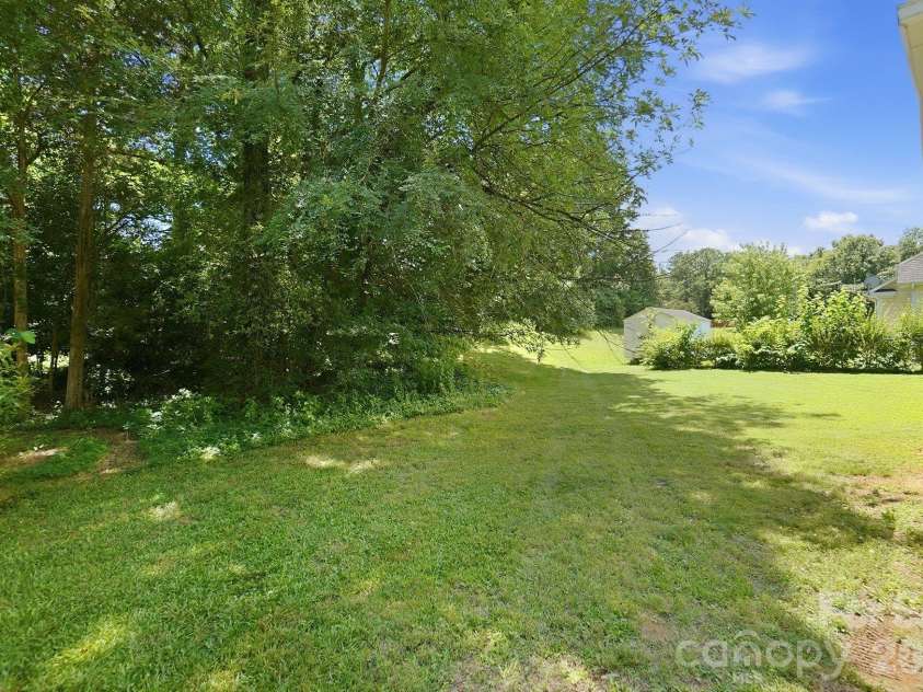 9021 Cedar Run Way, Charlotte, NC 28273.  MLS# CAR4389601, YatesRealty ID 37601. 