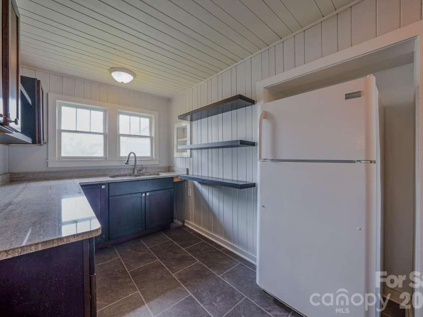 501 Fairview Road, Asheville, NC 28803.  MLS# CAR4393611, YatesRealty ID 37603. Kitchen