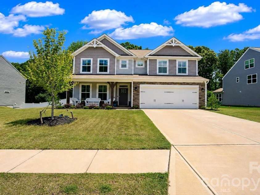 2176 Windley Drive, Gastonia, NC 28054.  MLS# CAR4397911, YatesRealty ID 37604. 