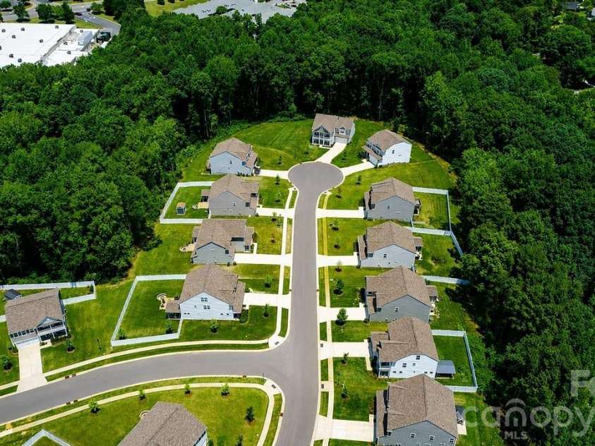 2176 Windley Drive, Gastonia, NC 28054.  MLS# CAR4397911, YatesRealty ID 37604. 
