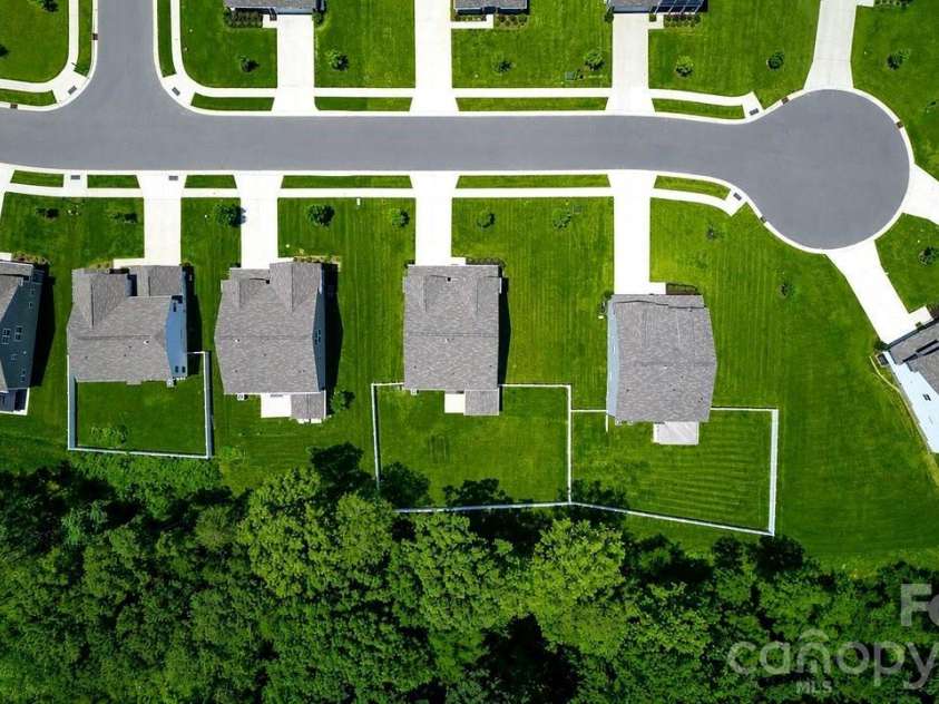 2176 Windley Drive, Gastonia, NC 28054.  MLS# CAR4397911, YatesRealty ID 37604. 