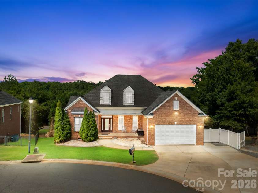 3129 Linkside Court, Fort Mill, SC 29715.  MLS# CAR4397858, YatesRealty ID 37605. 