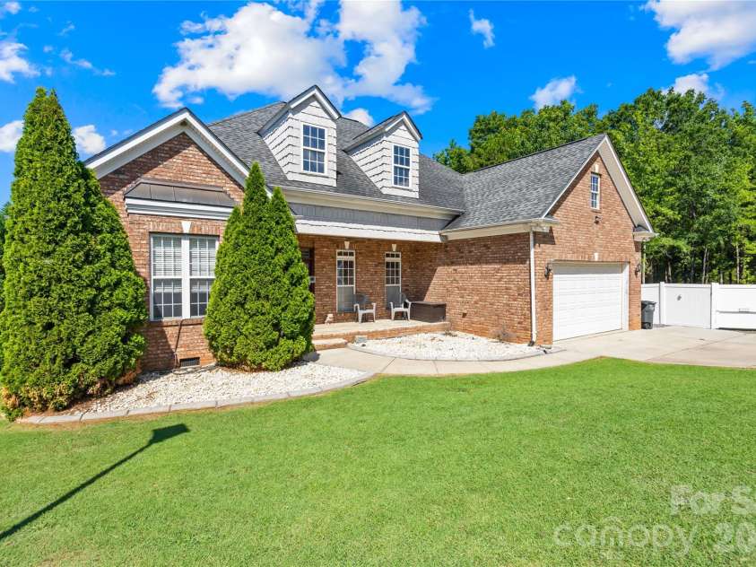 3129 Linkside Court, Fort Mill, SC 29715.  MLS# CAR4397858, YatesRealty ID 37605. 