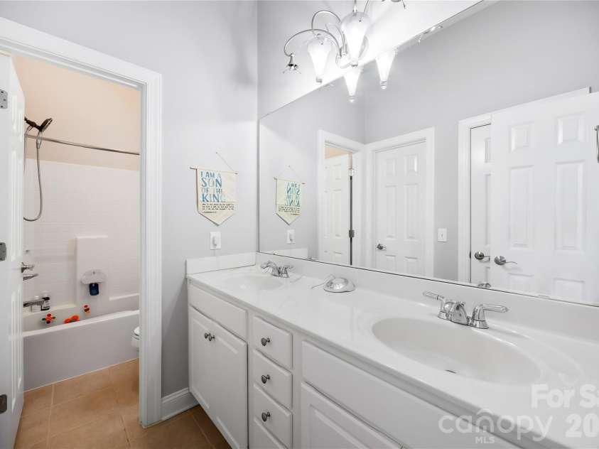 3129 Linkside Court, Fort Mill, SC 29715.  MLS# CAR4397858, YatesRealty ID 37605. 