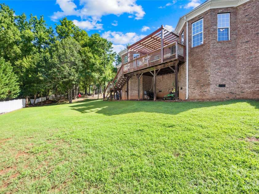 3129 Linkside Court, Fort Mill, SC 29715.  MLS# CAR4397858, YatesRealty ID 37605. 