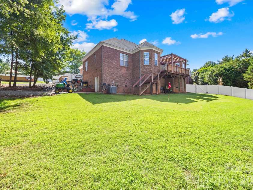 3129 Linkside Court, Fort Mill, SC 29715.  MLS# CAR4397858, YatesRealty ID 37605. 