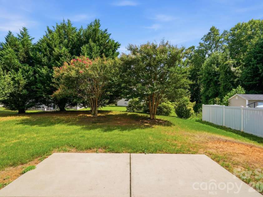 757 Willow Creek Drive, Gastonia, NC 28054.  MLS# CAR4398894, YatesRealty ID 37608. 