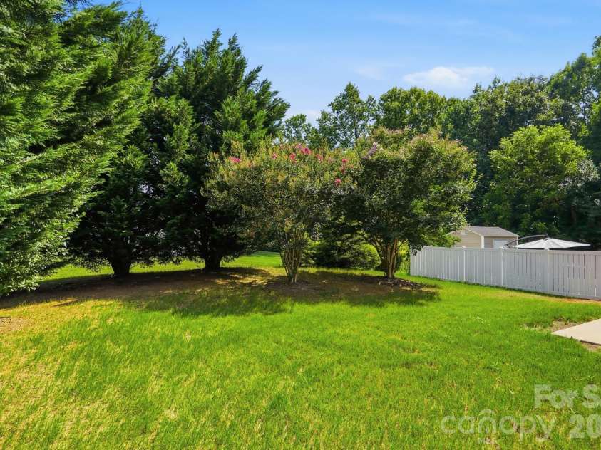 757 Willow Creek Drive, Gastonia, NC 28054.  MLS# CAR4398894, YatesRealty ID 37608. 