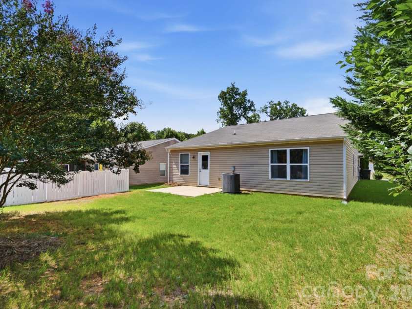 757 Willow Creek Drive, Gastonia, NC 28054.  MLS# CAR4398894, YatesRealty ID 37608. 