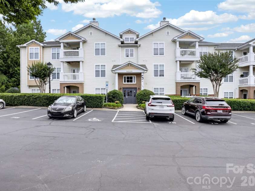 17221 Doe Valley Court, Cornelius, NC 28031.  MLS# CAR4383071, YatesRealty ID 37609. 
