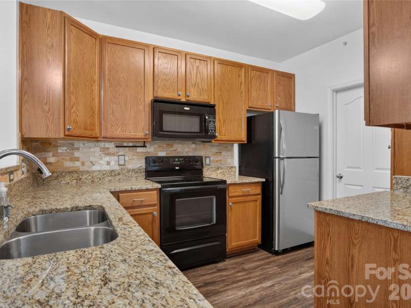 17221 Doe Valley Court, Cornelius, NC 28031.  MLS# CAR4383071, YatesRealty ID 37609. 